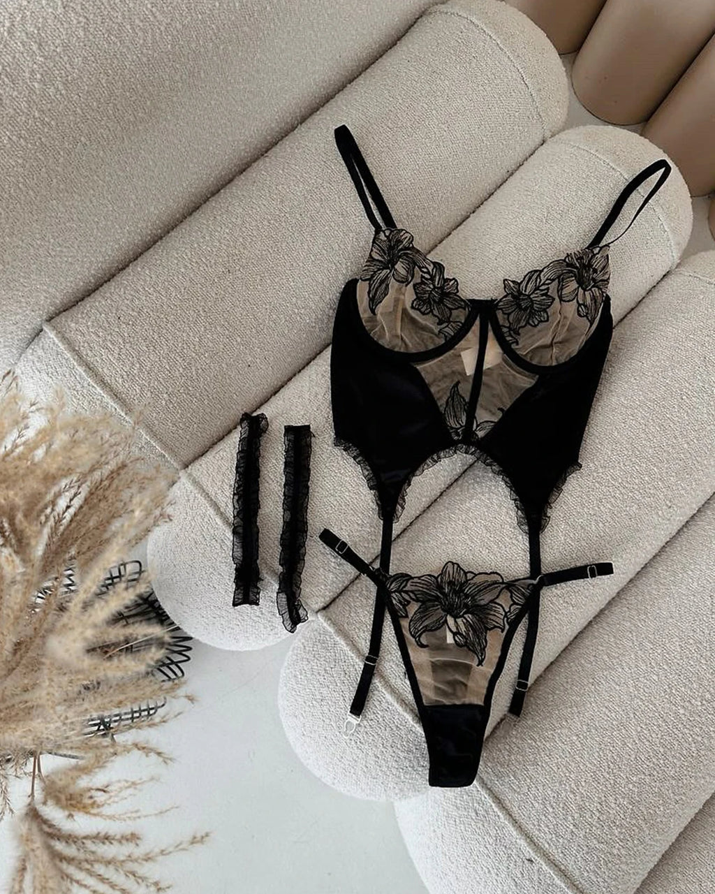 Ellolace Erotic Sexy Lingerie Set Ultra Hot Transparent Lace Bra Floral Lace Female Underwear 4-Piece Sissy Sensual Outfit